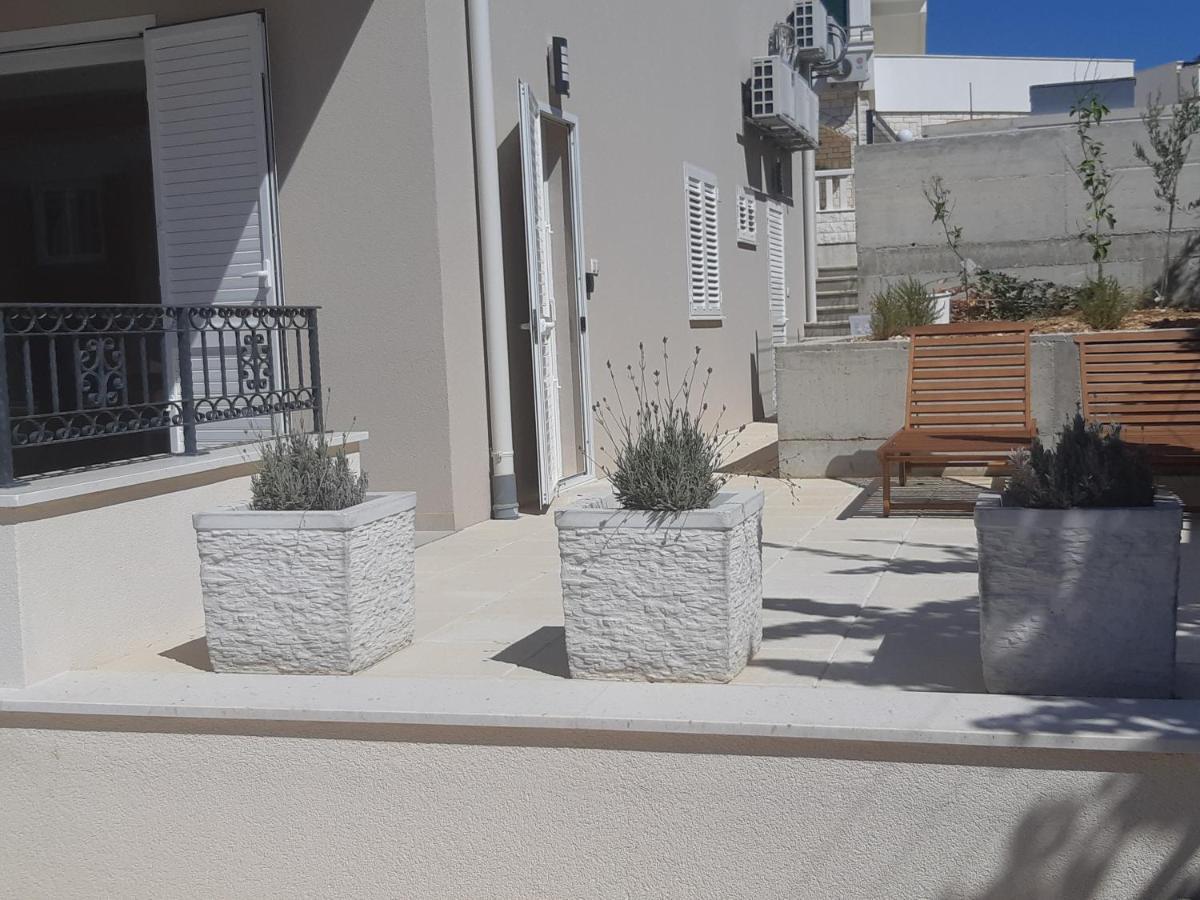 Apartment Lizzi. Trogir Bagian luar foto