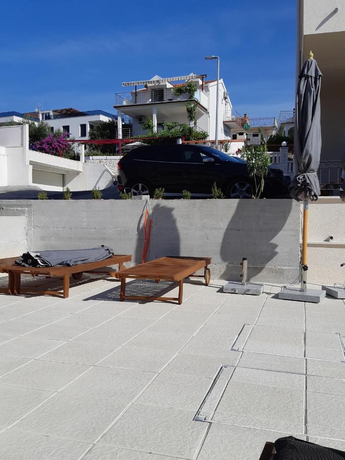 Apartment Lizzi. Trogir Bagian luar foto