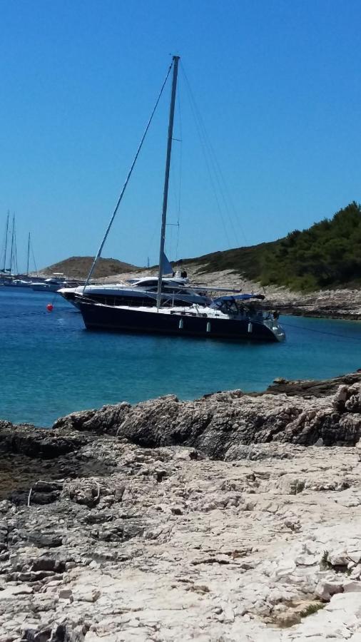Apartment Lizzi. Trogir Bagian luar foto