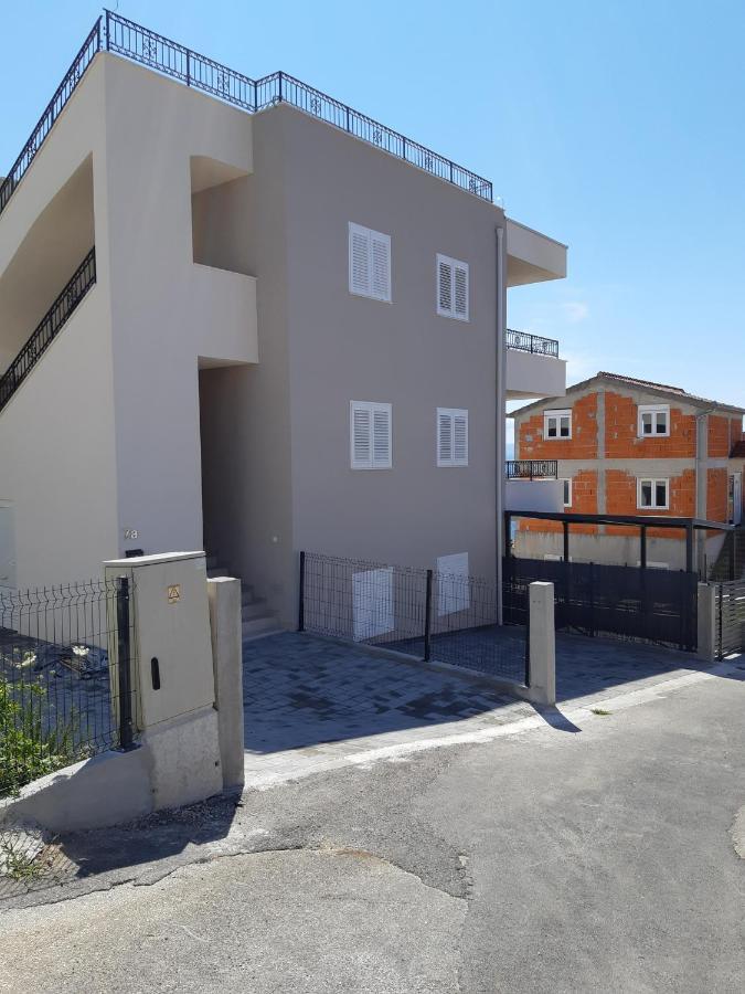 Apartment Lizzi. Trogir Bagian luar foto